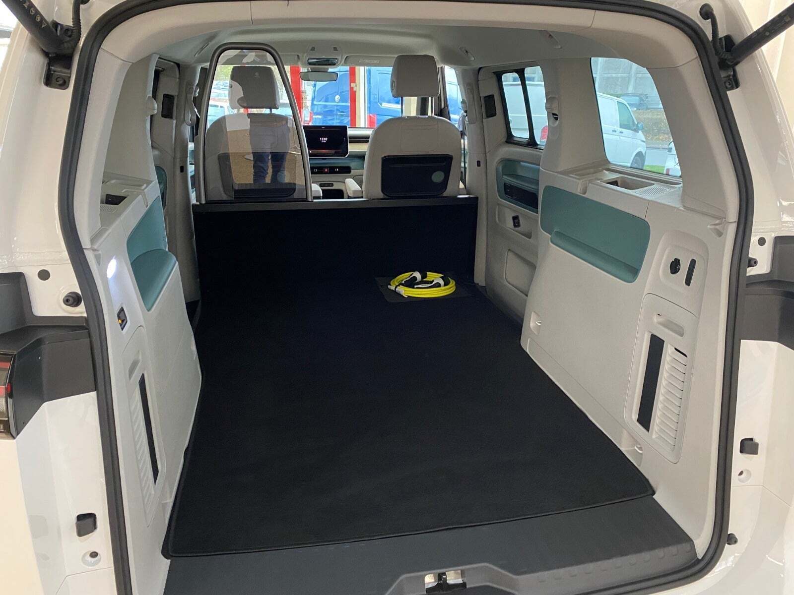 Hvid VW ID.Buzz fra 2025