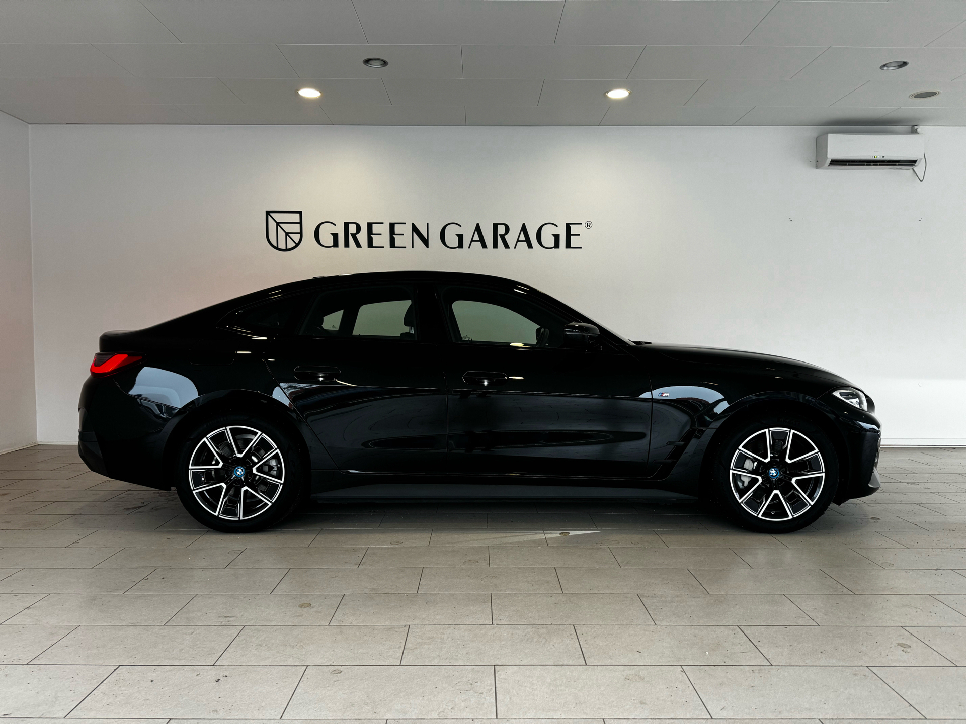 Sort BMW i4 fra 2023