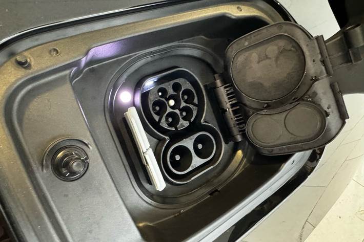 Sort BMW i4 fra 2023