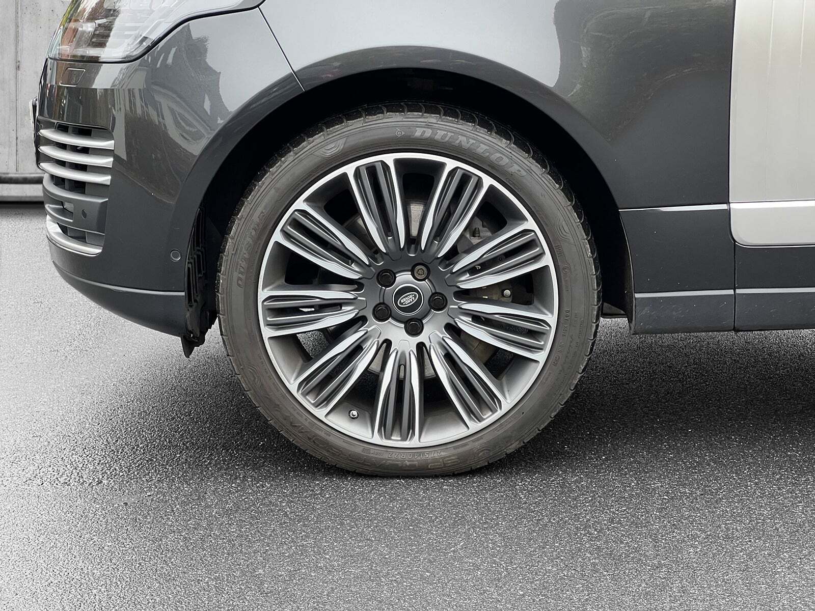 Grå Land Rover Range Rover fra 2019