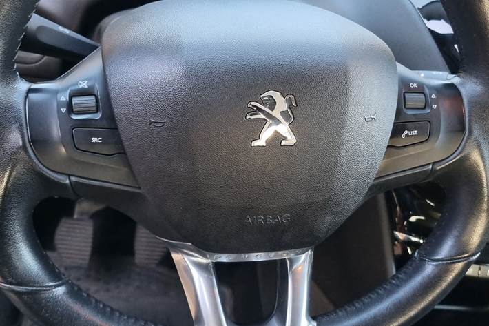 Sort Peugeot 208 fra 2018