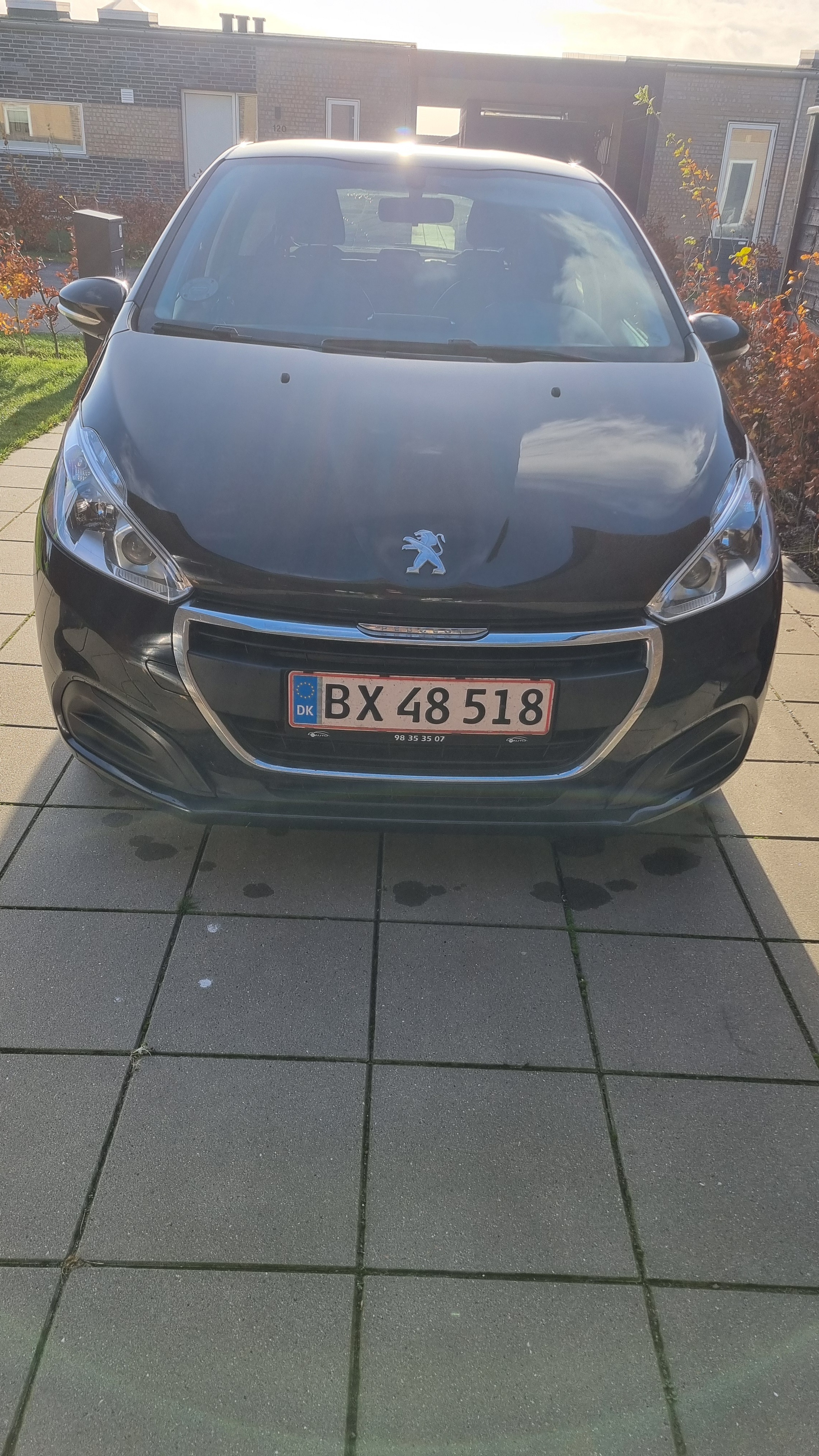 Sort Peugeot 208 fra 2018