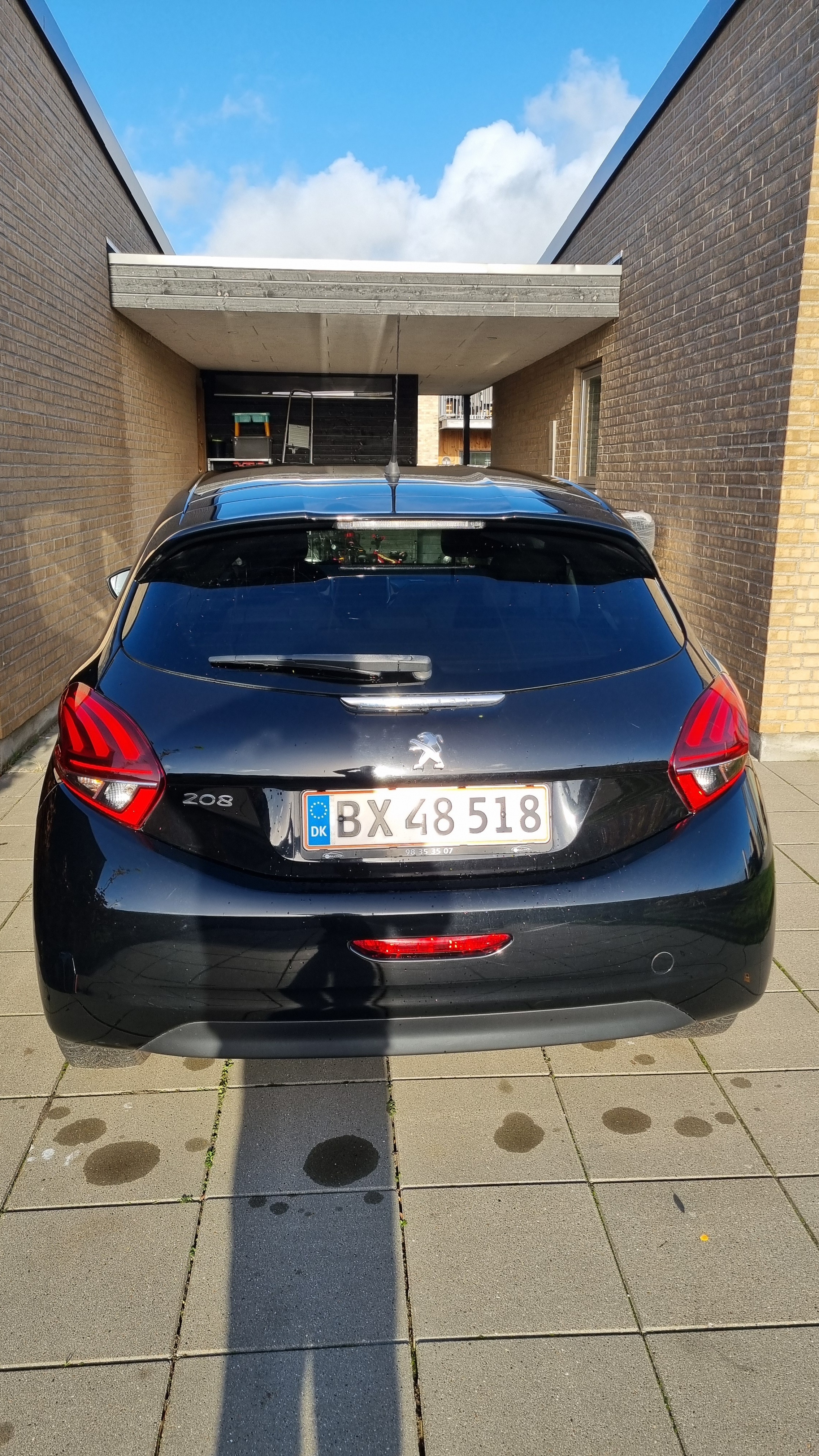 Sort Peugeot 208 fra 2018