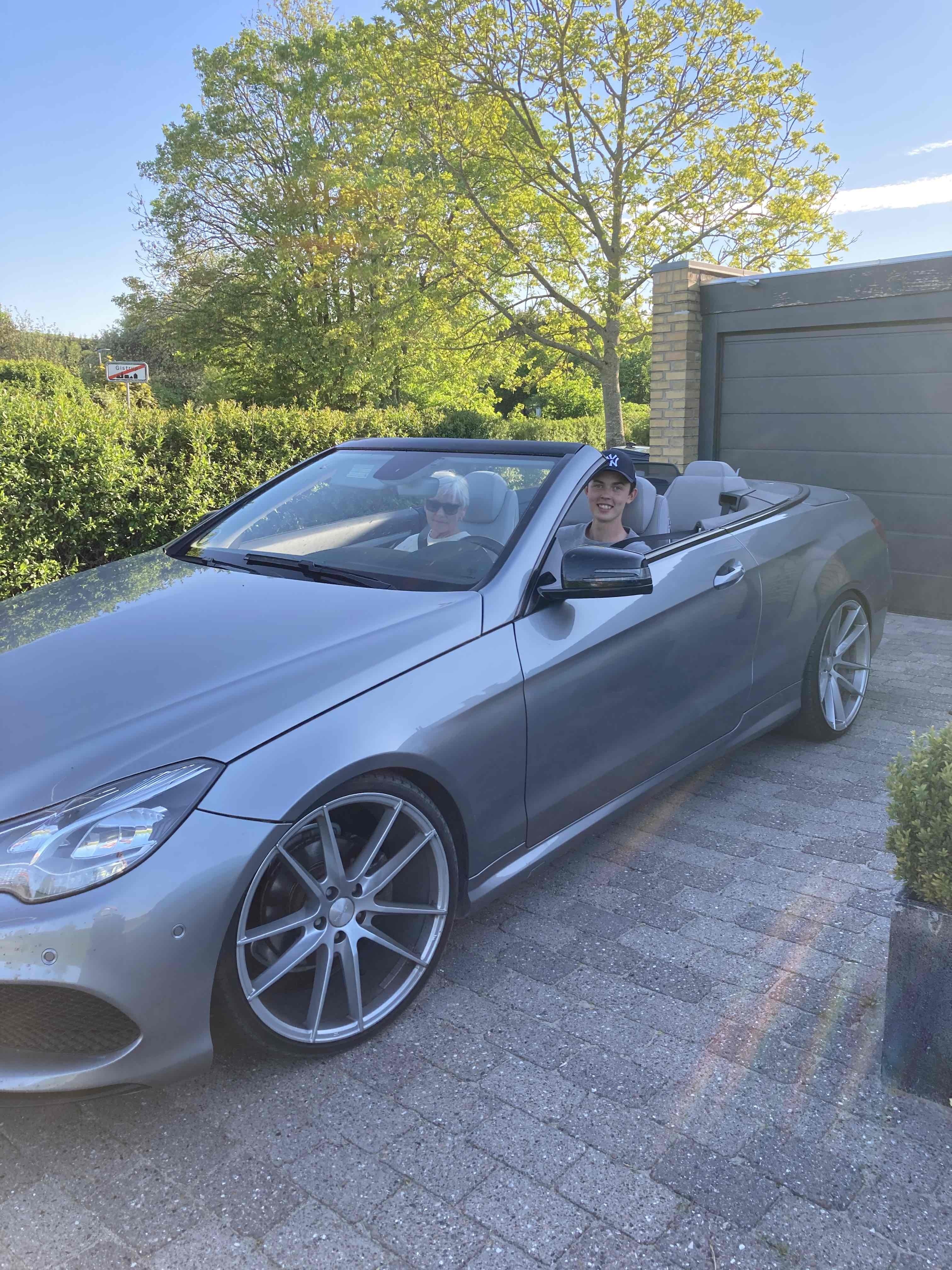 Sølv Mercedes E220 d fra 2013