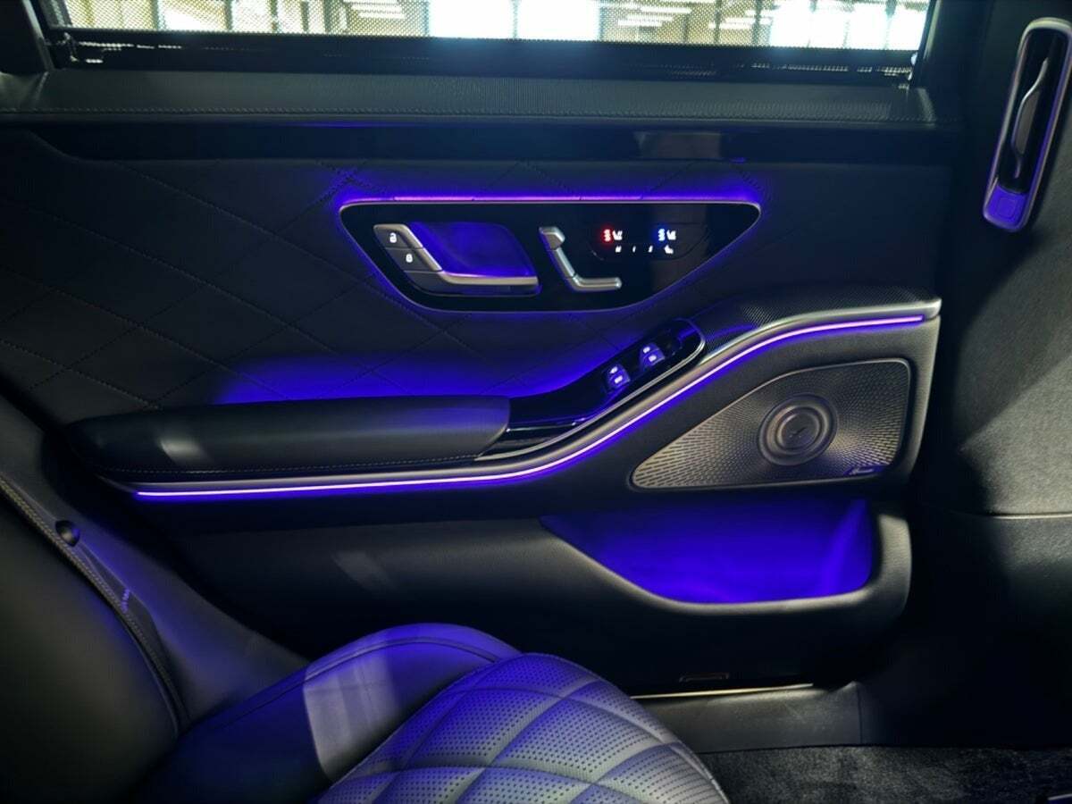 Sort Mercedes S580 e fra 2022