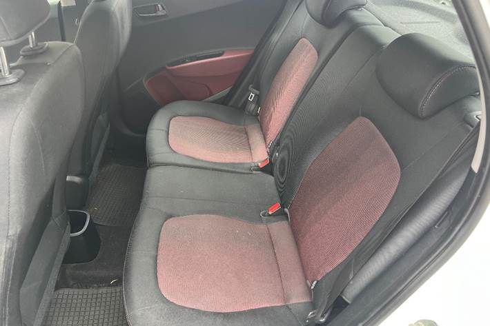 Hvid Hyundai i10 fra 2017