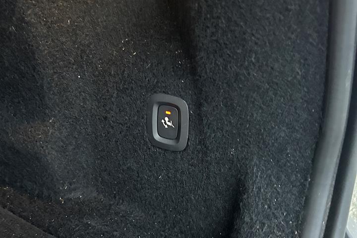 Sort Volvo XC60 fra 2019