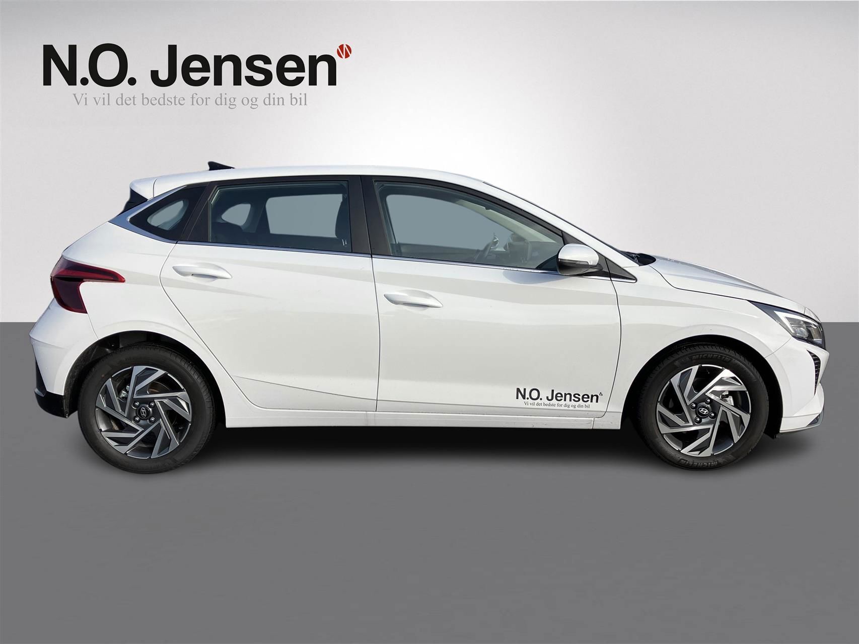 Hvid Hyundai i20 fra 2023