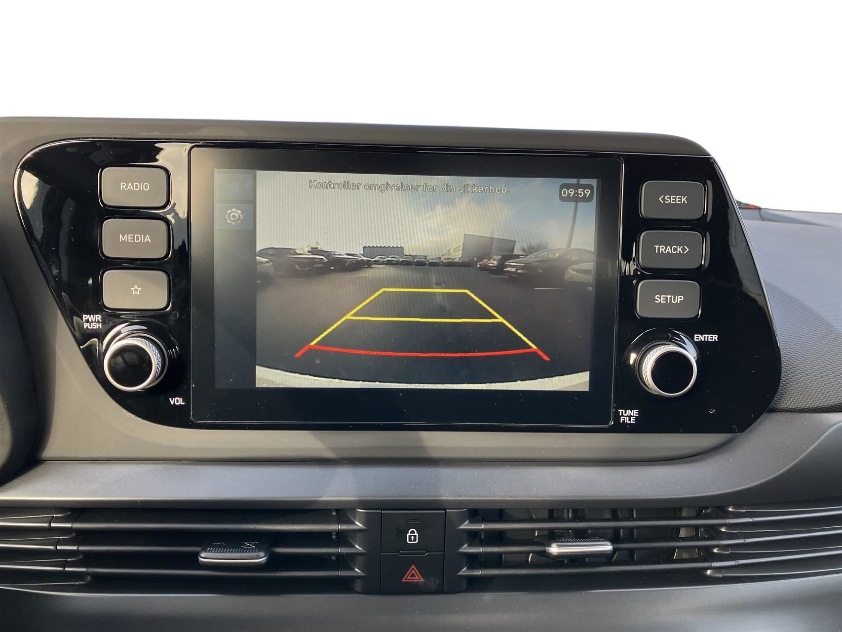 Hvid Hyundai i20 fra 2023