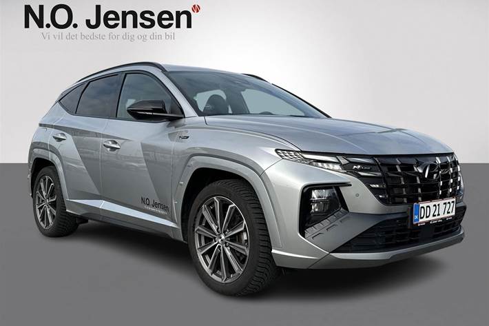 Sølv Hyundai Tucson fra 2021 set udefra