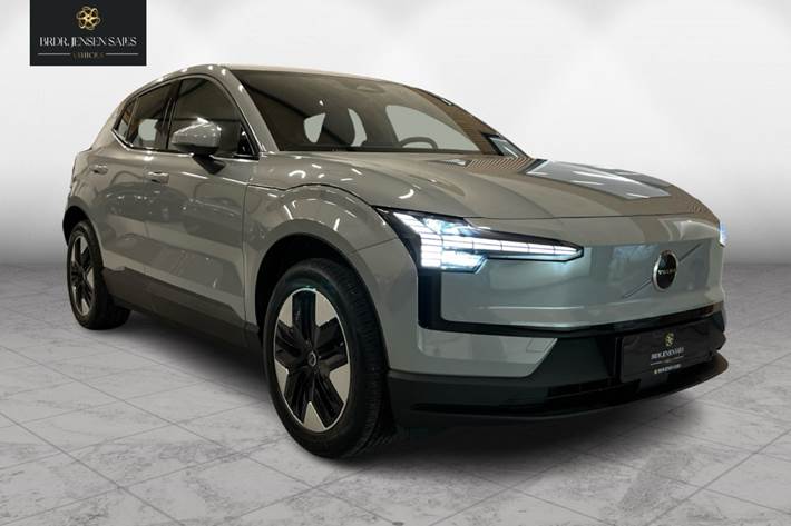 Grå Volvo EX30 fra 2024 set udefra