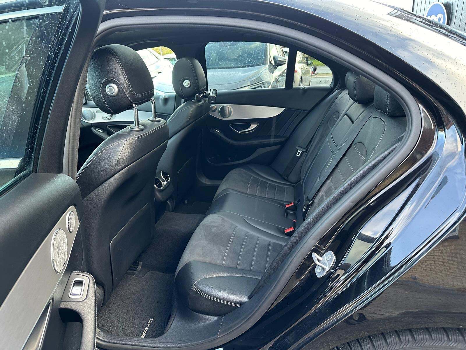 Sort Mercedes C220 d fra 2019
