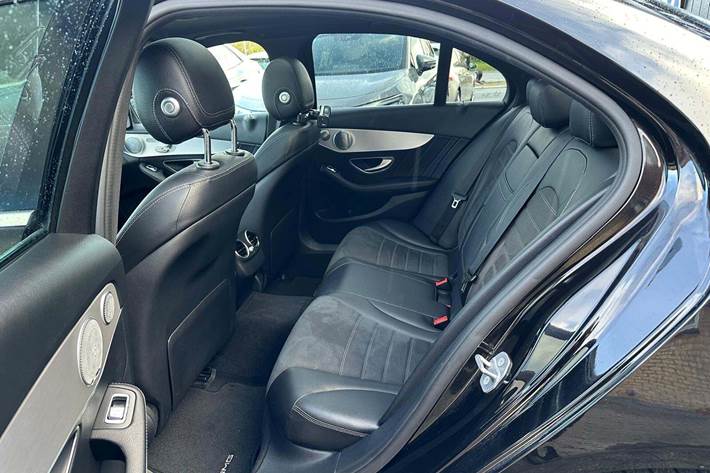 Sort Mercedes C220 d fra 2019