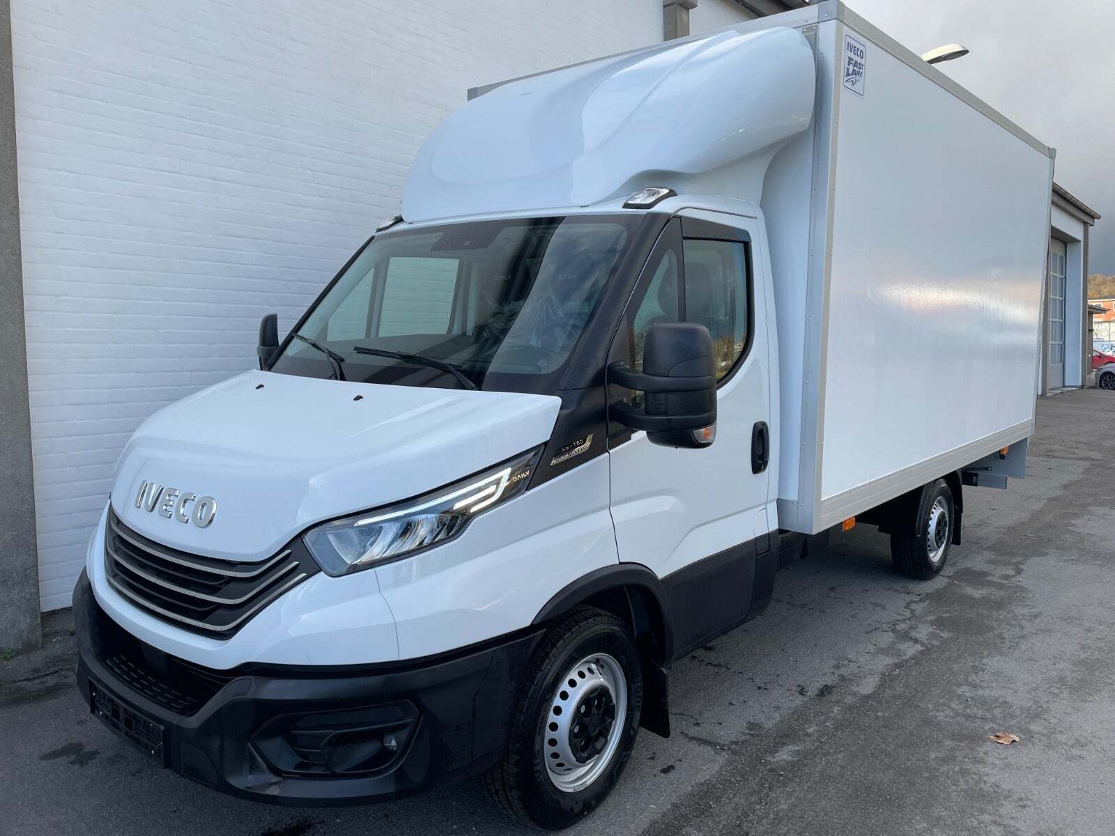 Iveco Daily 2,3 35S16 3750mm Alukasse m/lift AG8