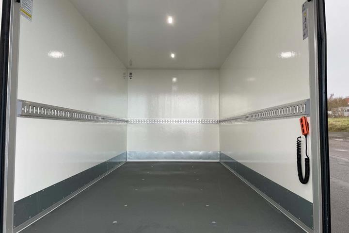Hvid Iveco Daily fra 2024
