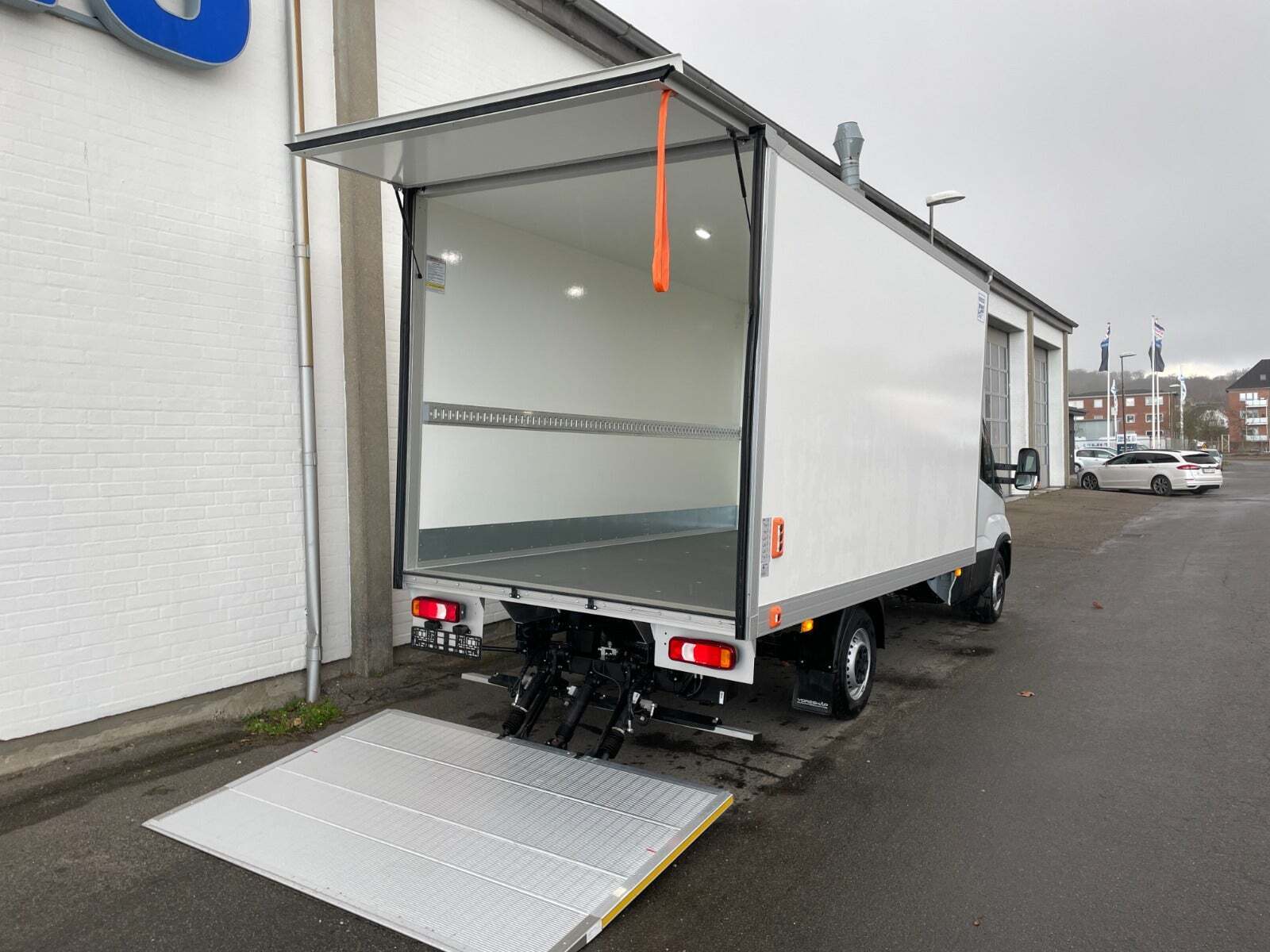 Hvid Iveco Daily fra 2024