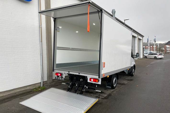 Hvid Iveco Daily fra 2024