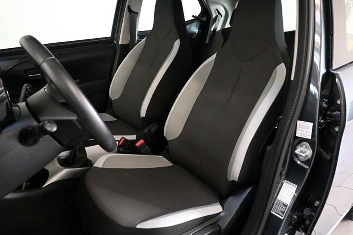 Grå Toyota Aygo fra 2017
