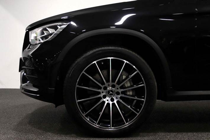 Sort Mercedes GLC300 de fra 2022