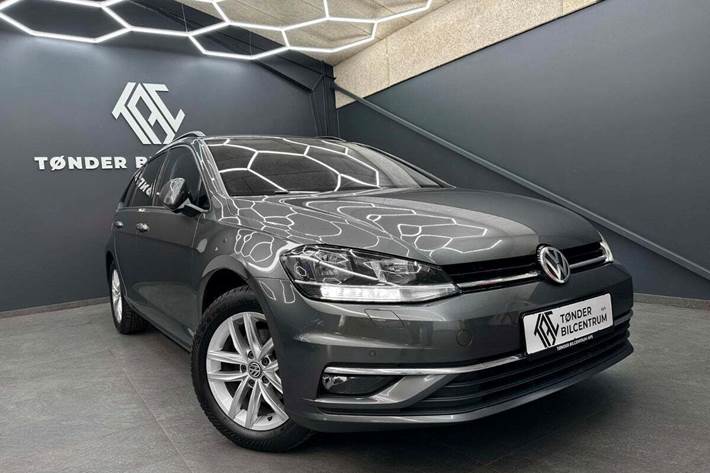 Grå VW Golf VII fra 2018 set udefra