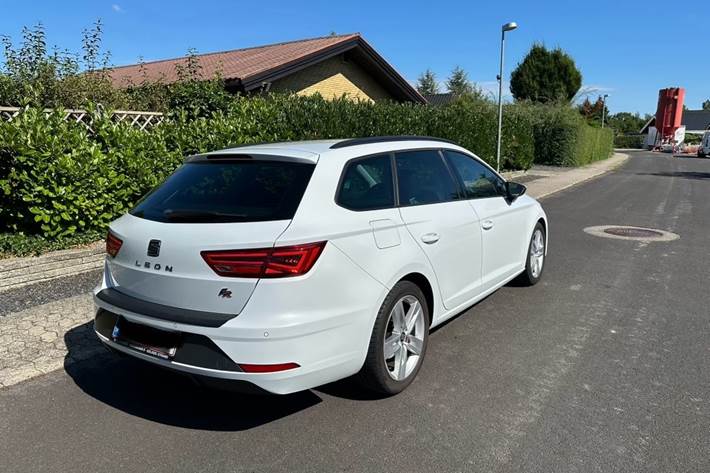 Hvid Seat Leon fra 2019