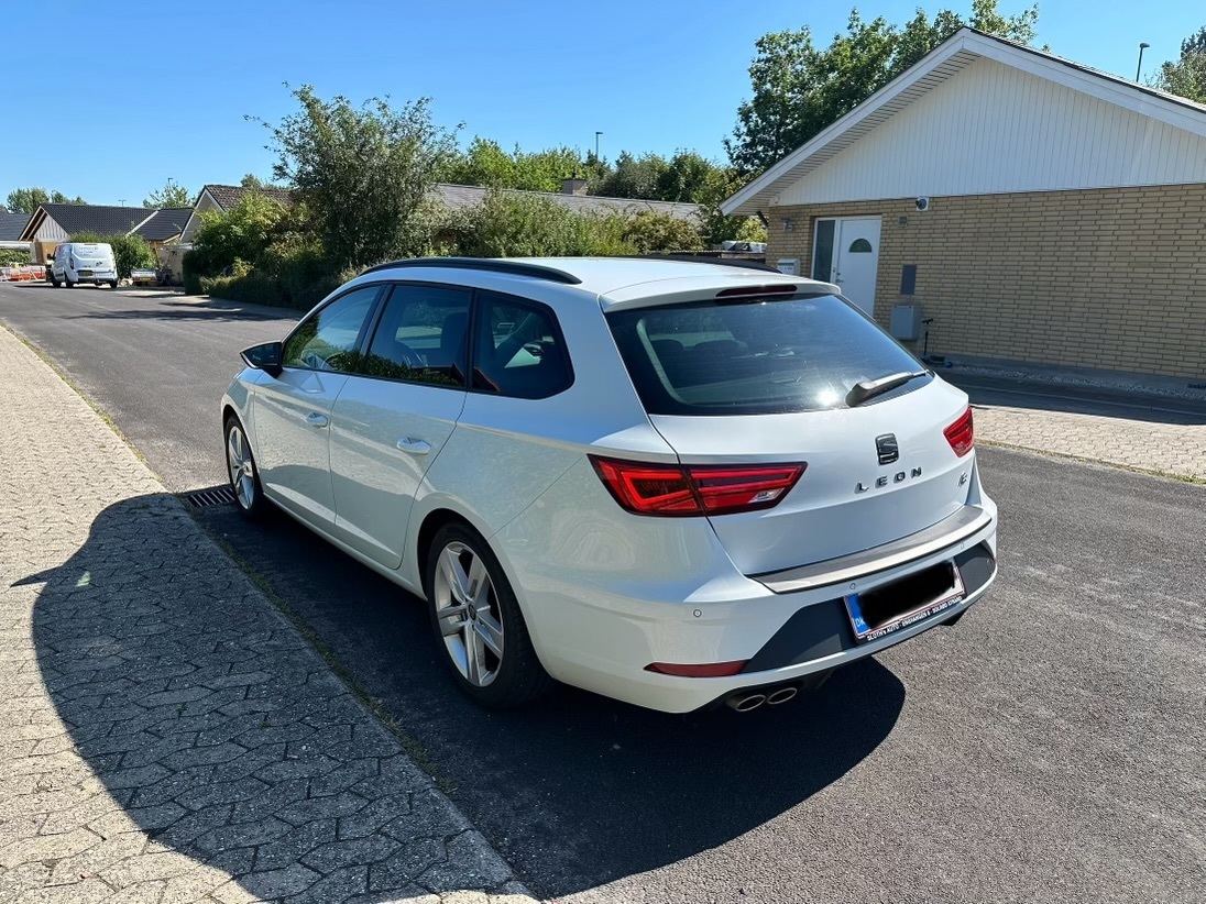 Hvid Seat Leon fra 2019