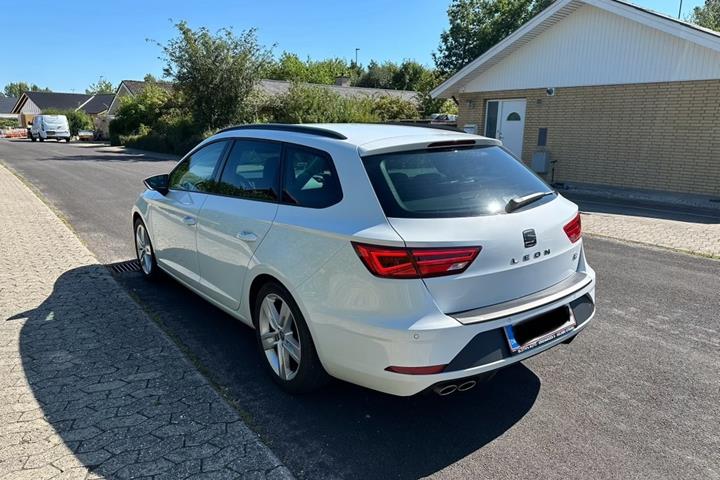 Hvid Seat Leon fra 2019