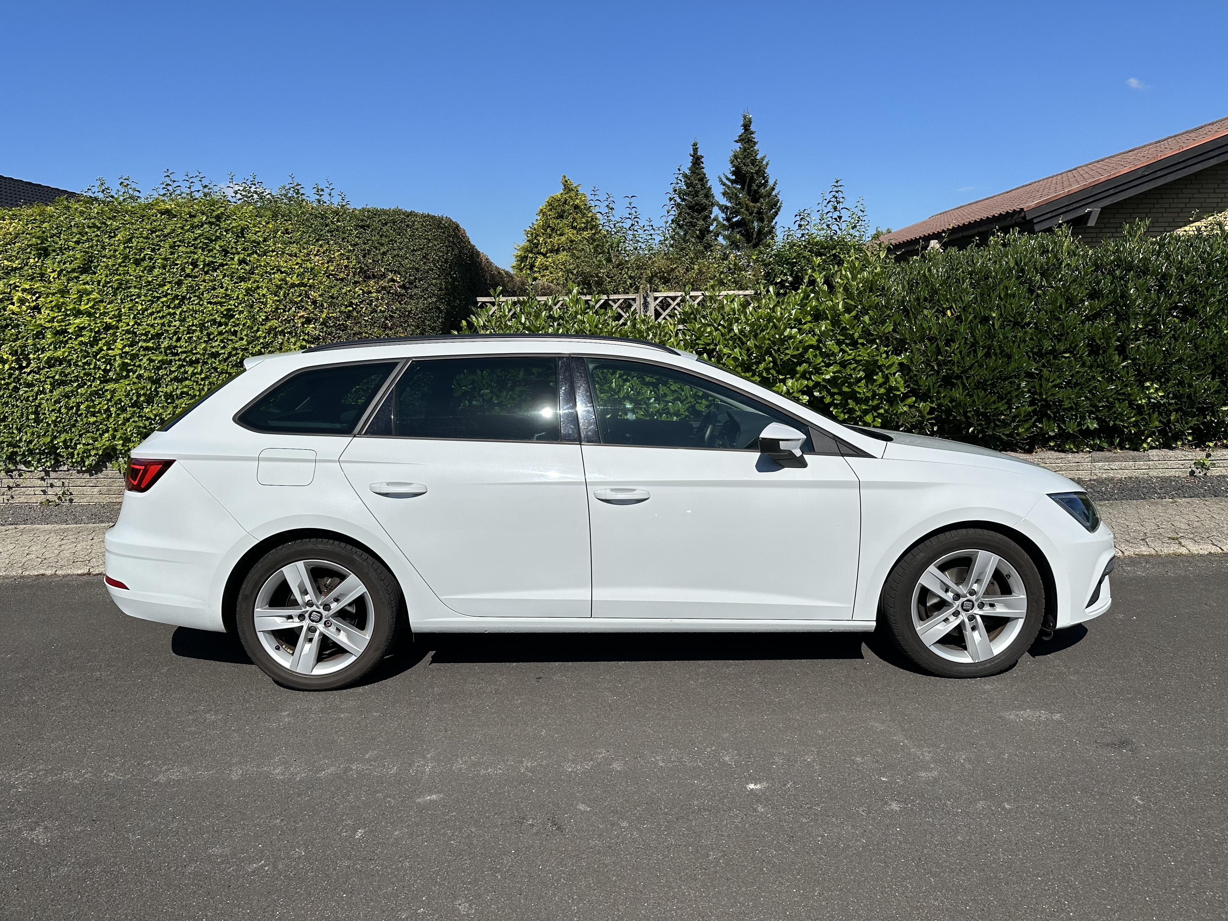 Hvid Seat Leon fra 2019
