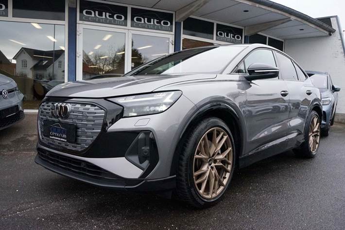 Grå Audi Q4 e-tron fra 2022 set udefra