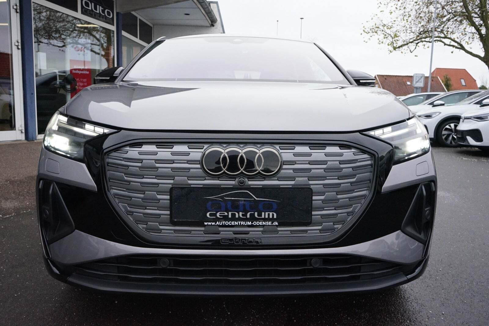 Grå Audi Q4 e-tron fra 2022