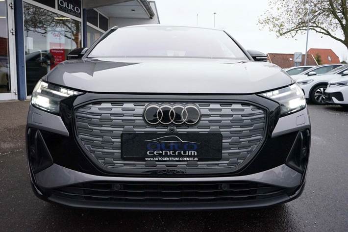 Grå Audi Q4 e-tron fra 2022