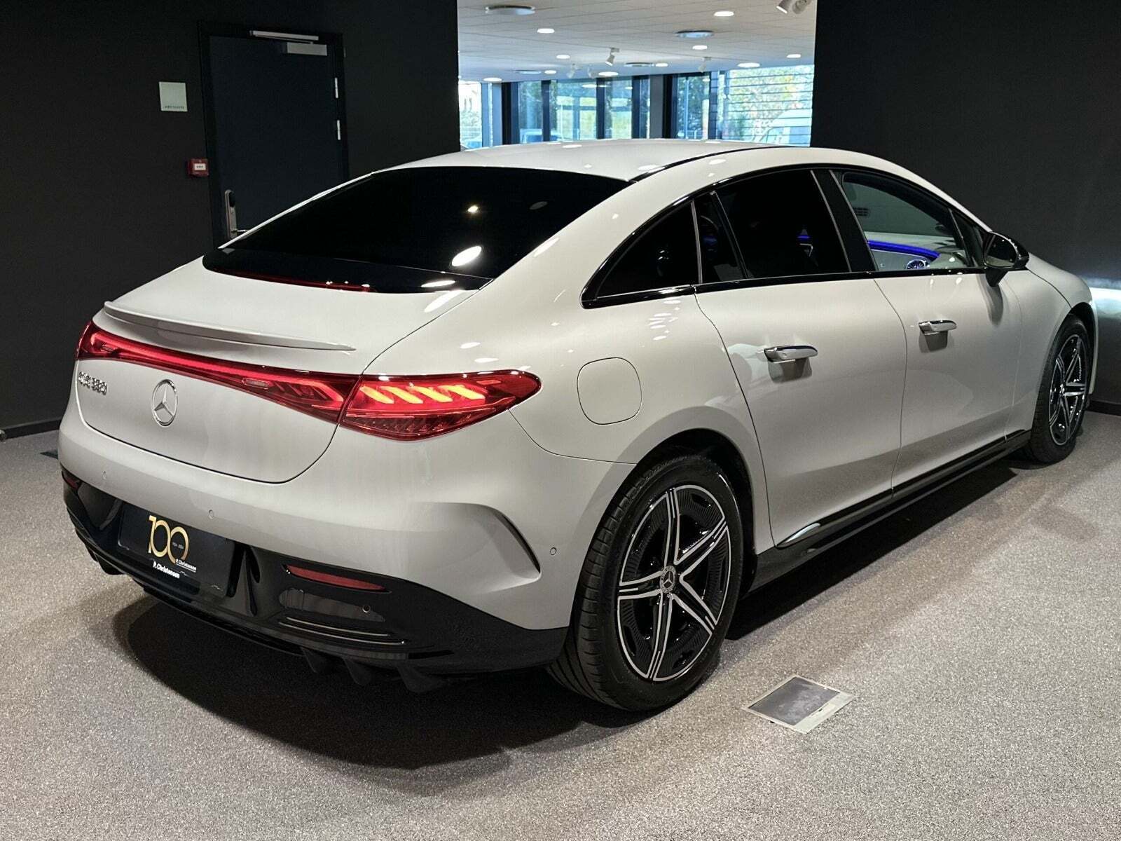 Mercedes EQE350