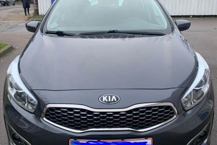 Grå Kia Ceed fra 2017
