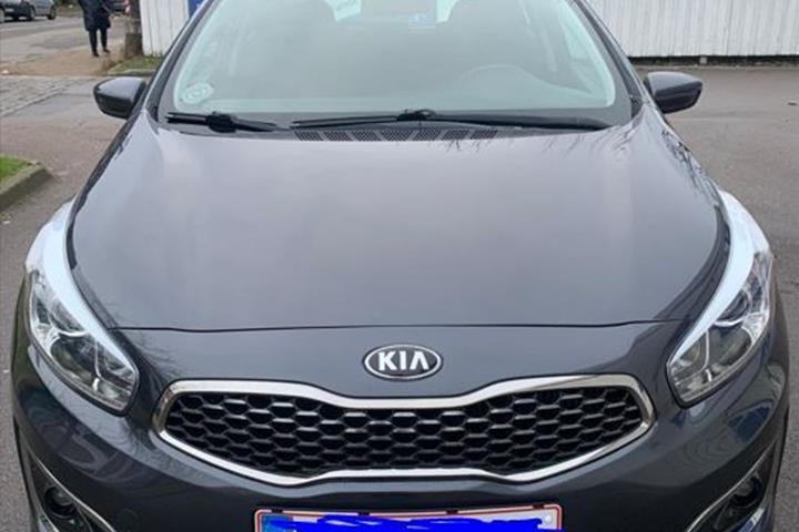 Grå Kia Ceed fra 2017
