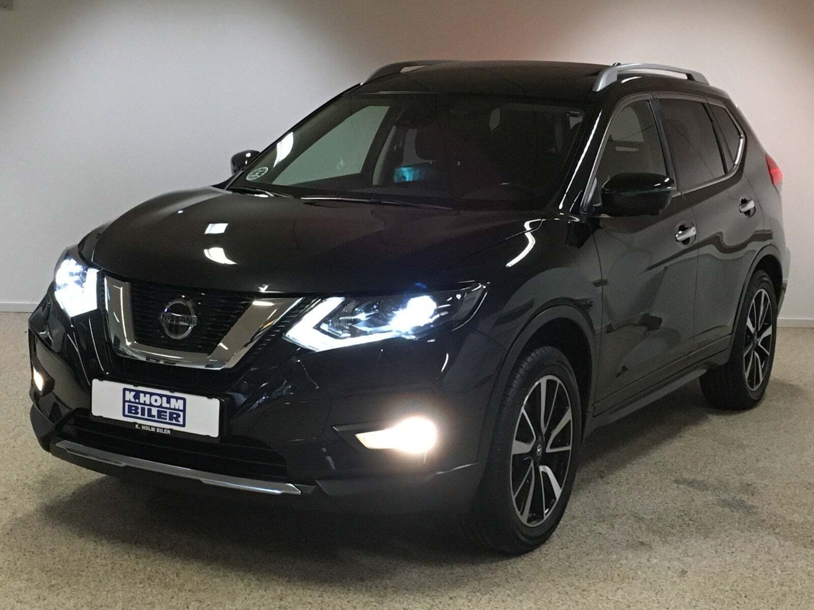 Sort Nissan X-Trail fra 2020 set udefra