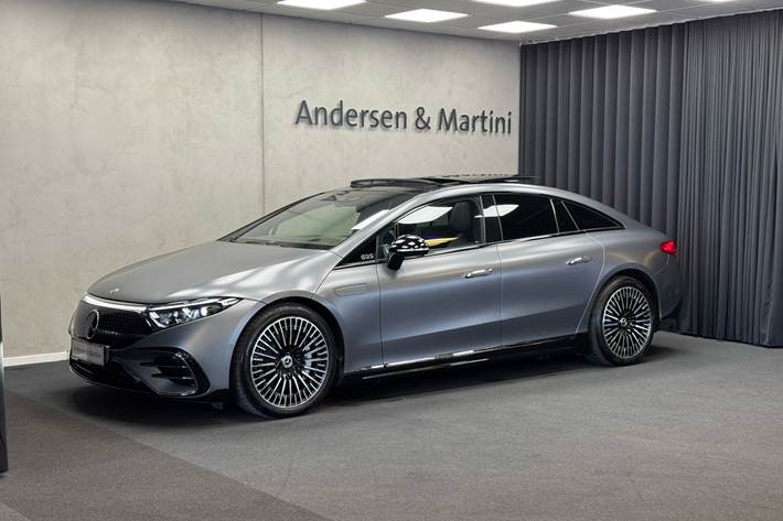 Grå Mercedes EQS 450+ fra 2023 set udefra