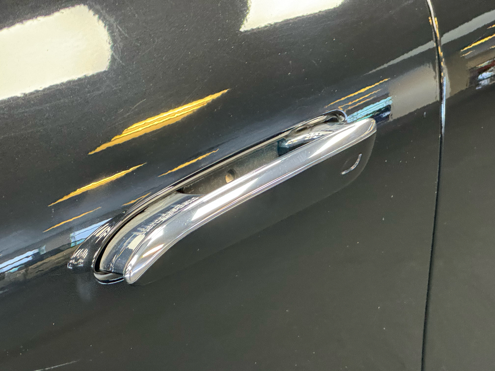 Sort Mercedes EQS 53 AMG fra 2022