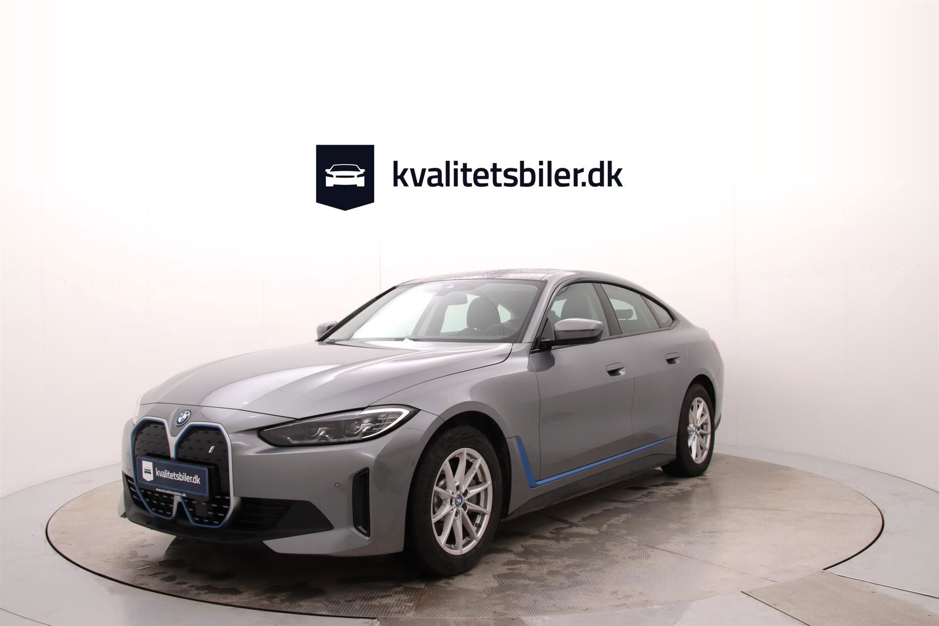 Grå BMW i4 fra 2023