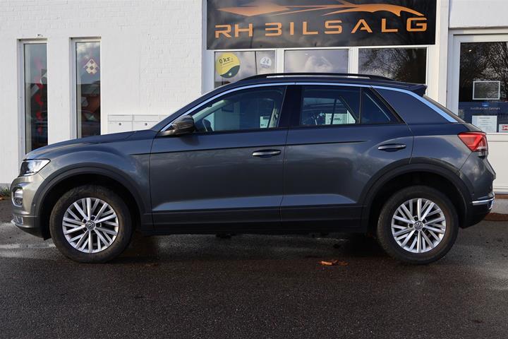 Grå VW T-Roc fra 2018