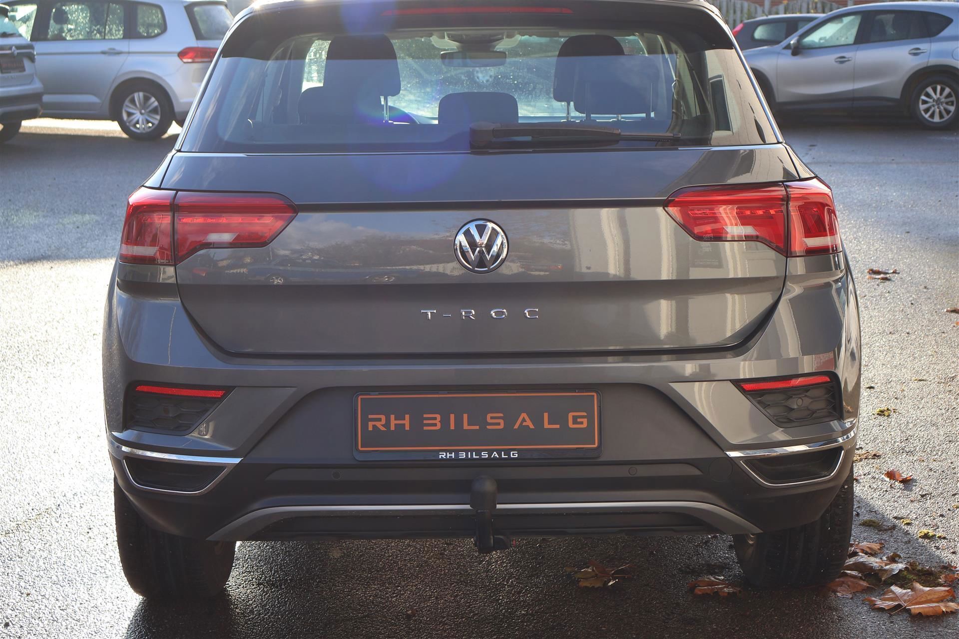 Grå VW T-Roc fra 2018