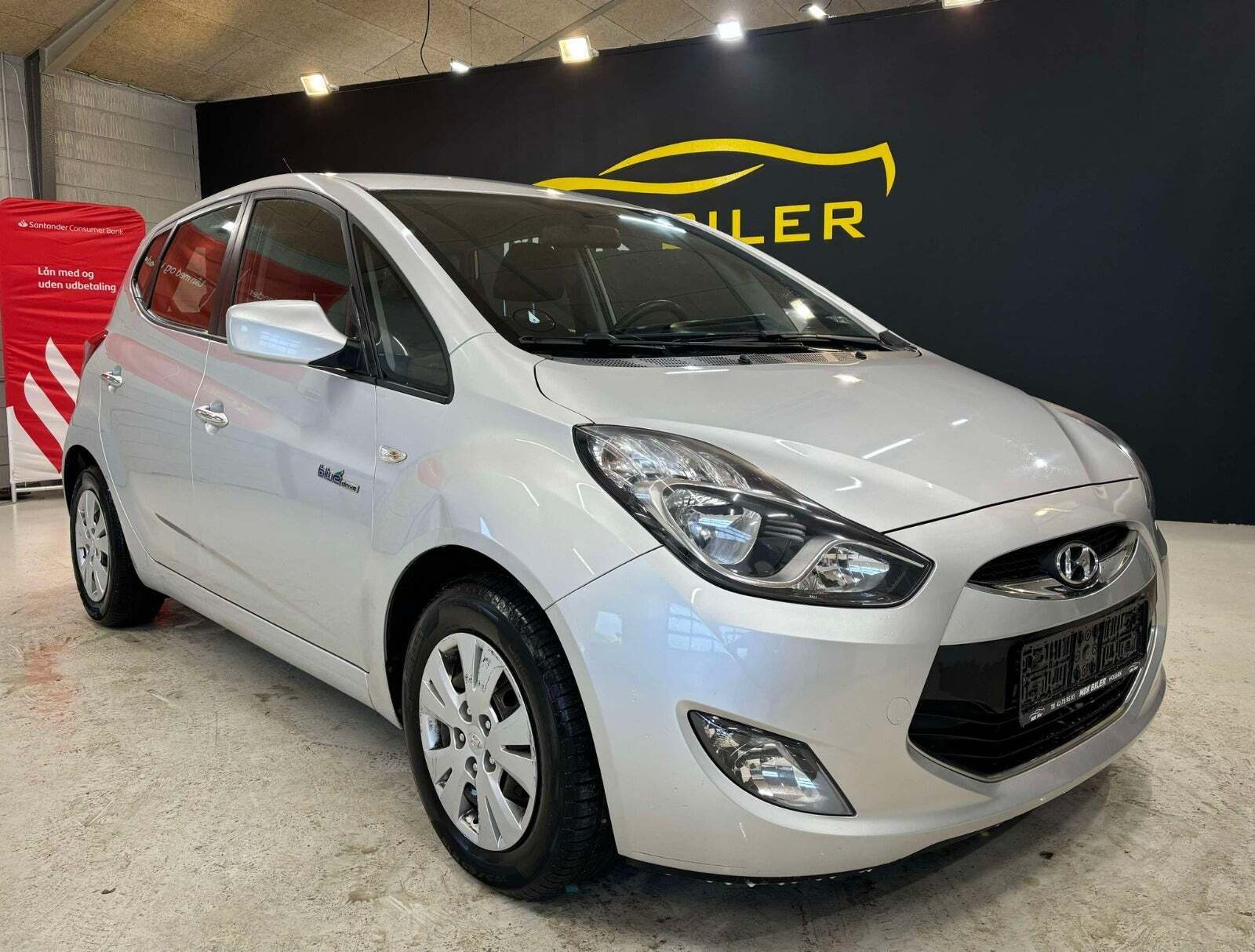 Sort Hyundai ix20 fra 2012 set udefra