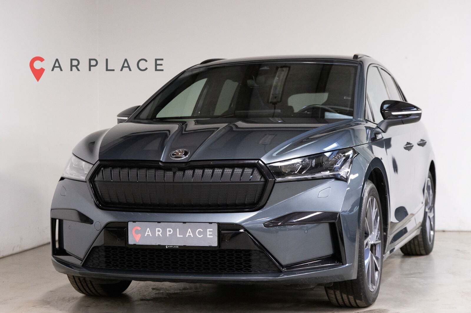Grå Skoda Enyaq fra 2022