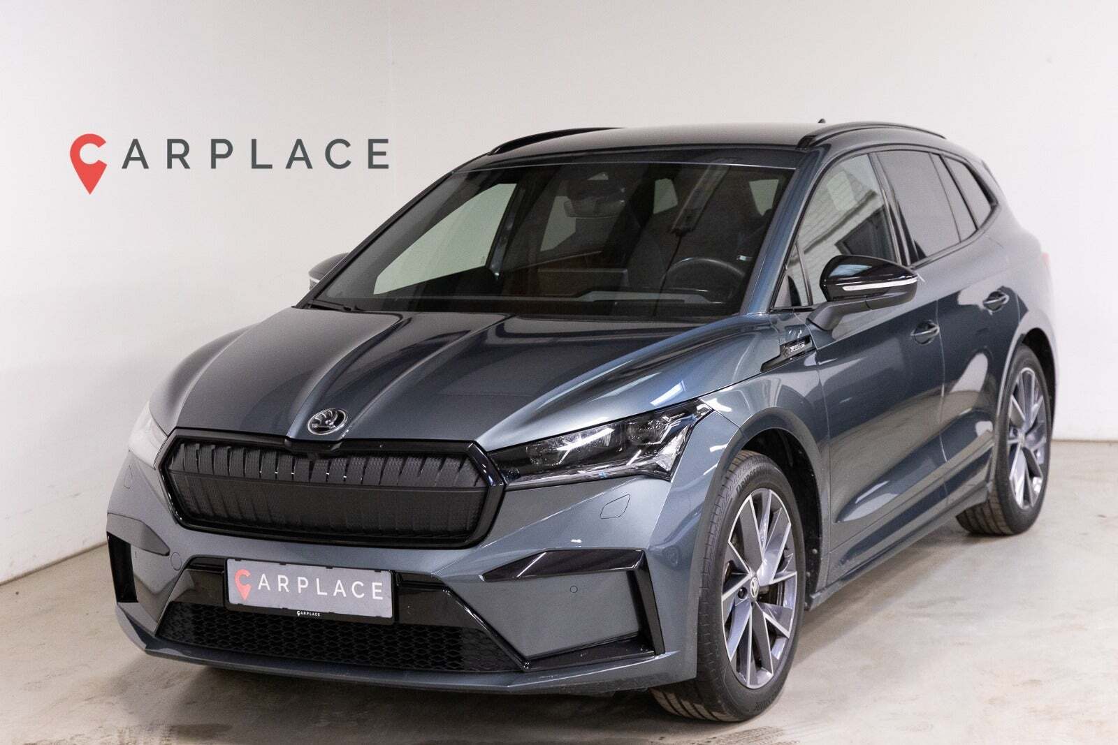Grå Skoda Enyaq fra 2022