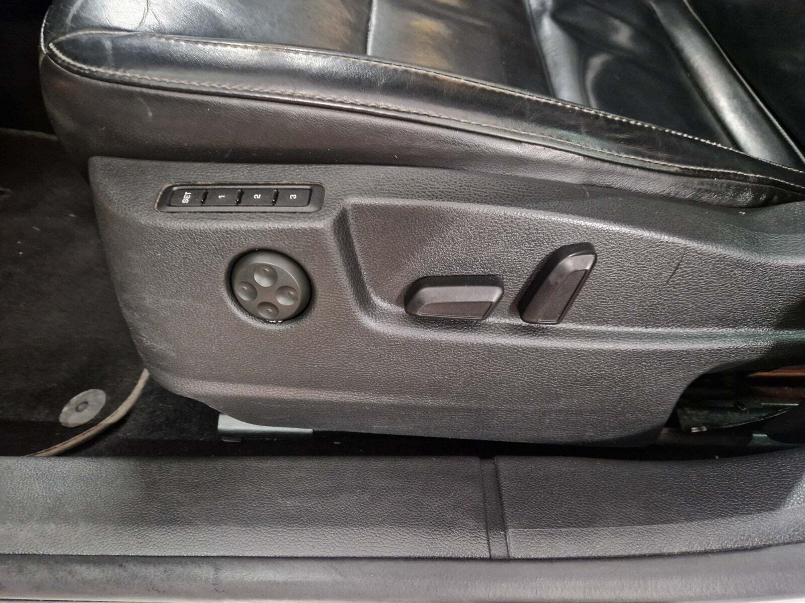 Hvid Skoda Superb fra 2015