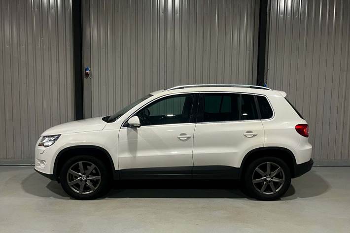 Hvid VW Tiguan fra 2008