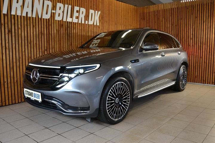Grå Mercedes EQC400 fra 2021 set udefra