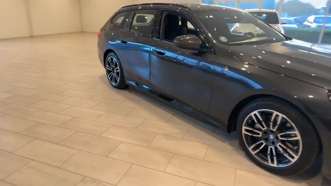 BMW i5