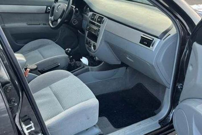 undefined Chevrolet Nubira fra 2010 set indefra