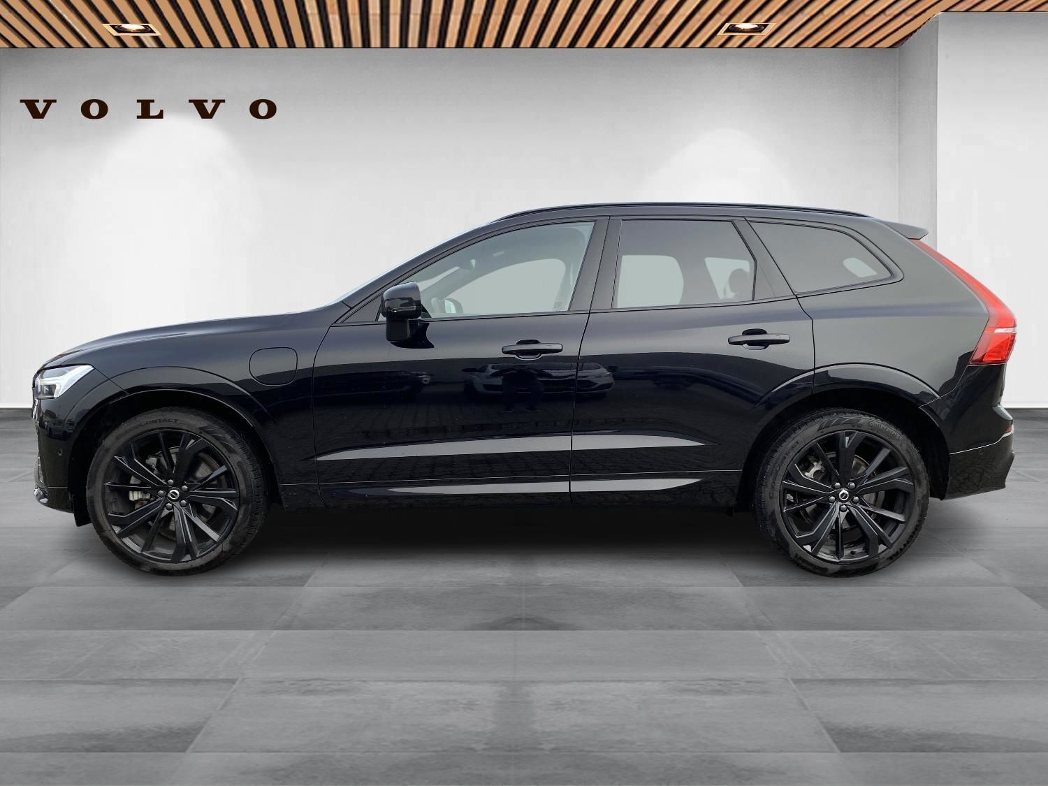 Sort Volvo XC60 fra 2023