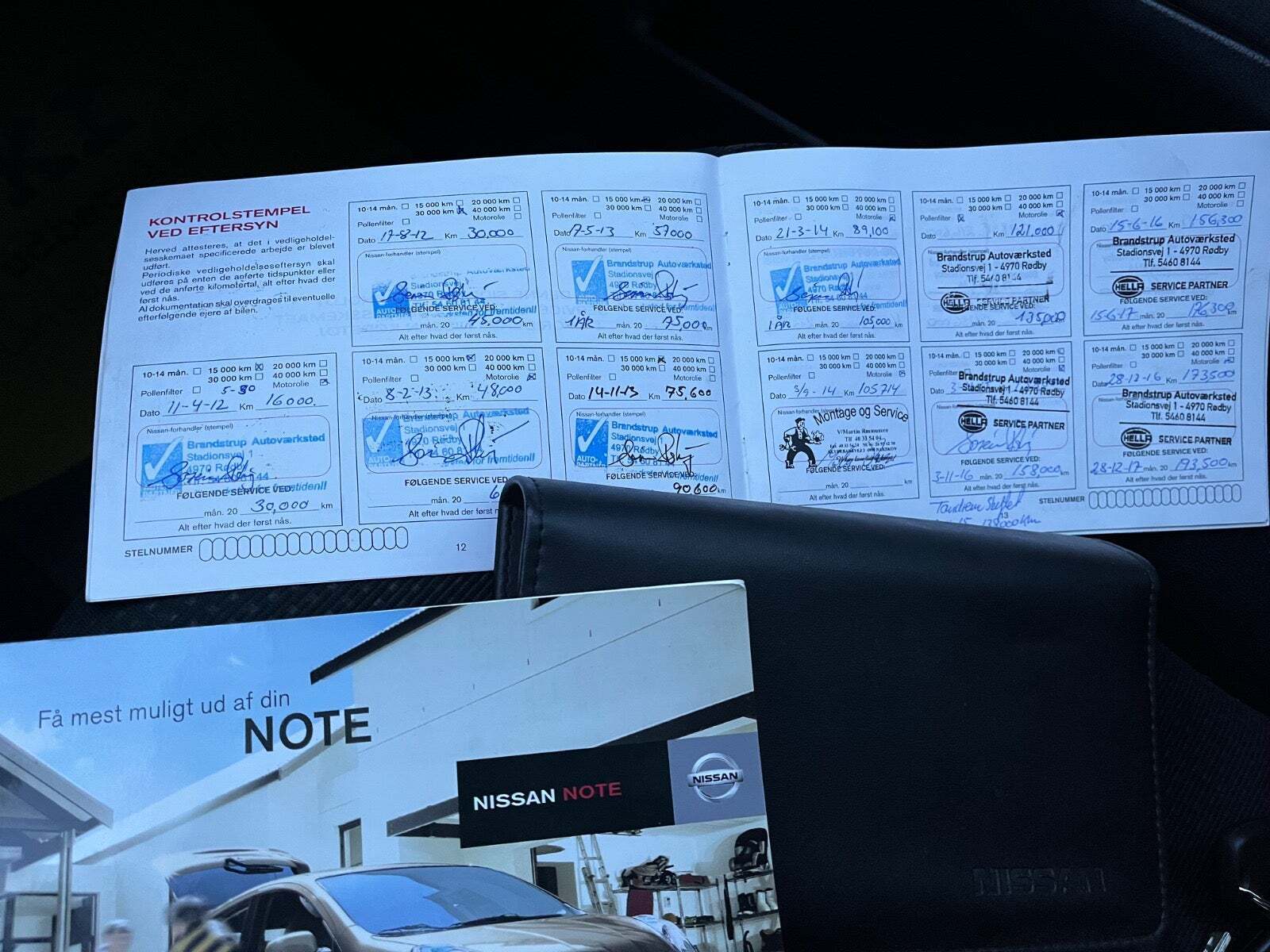 Sølv Nissan Note fra 2011